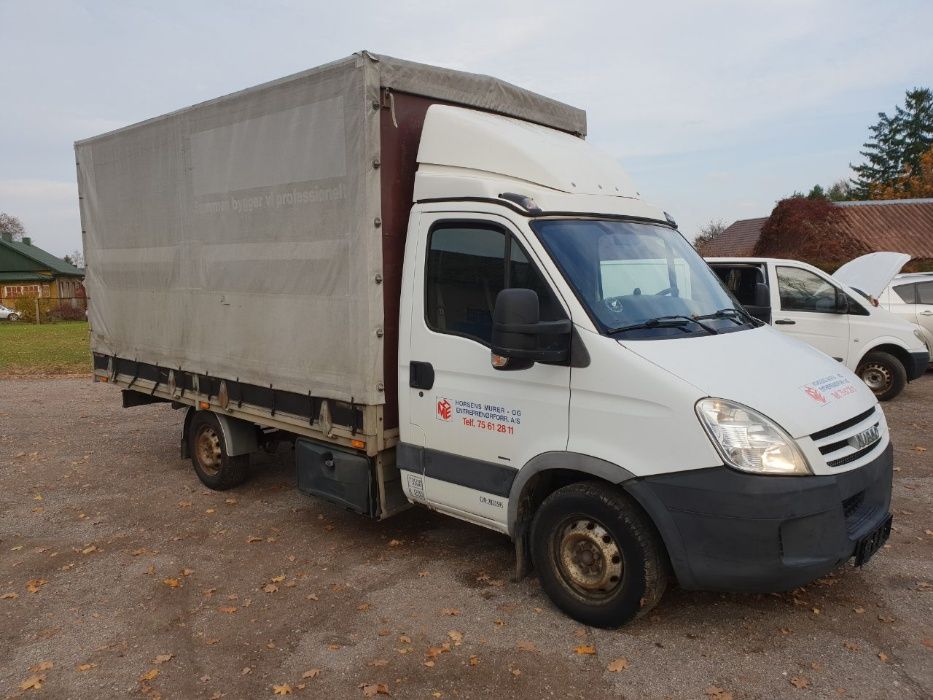 Paka IVECO skrzynia IVECO z plandeka 420 cm skrzynia ładunkowa iveco