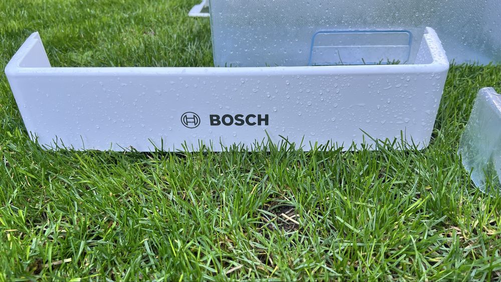 Komplet półek i szuflad do lodówki Bosch
