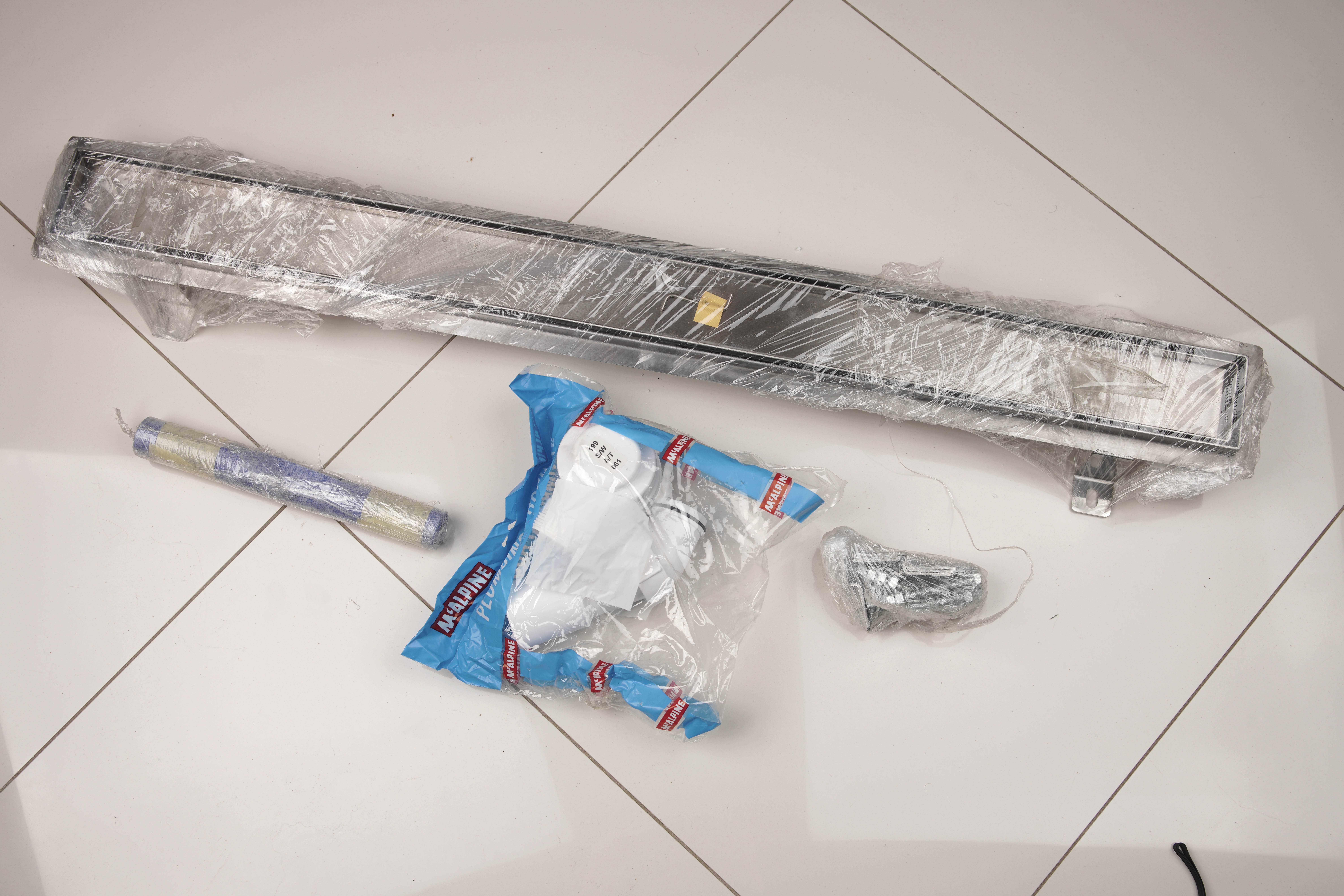 Odpływ liniowy Kesmet 90cm do wklejenia płytek (mankiet, nóżki)