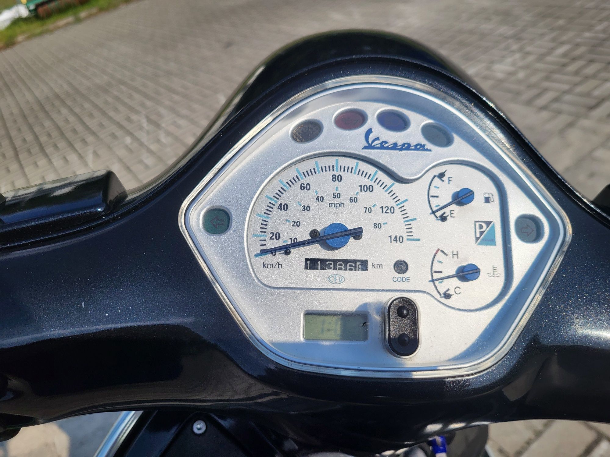 Piaggio Vespa 125 .Tylko 11tys przebiegu .komplet dokumentów. Na Kat B