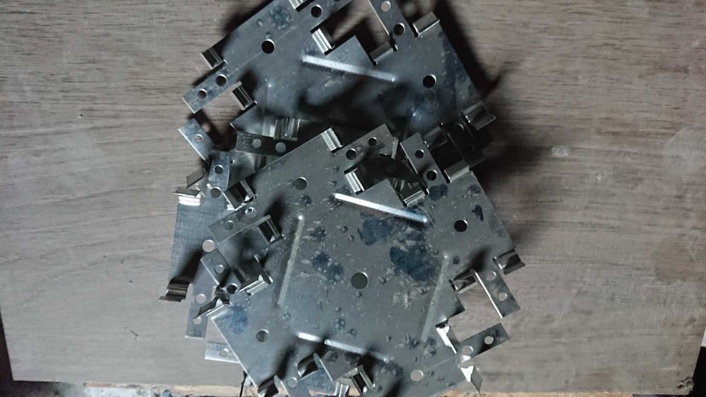 Краби для кріплення направляючих гіпсокартонних стель