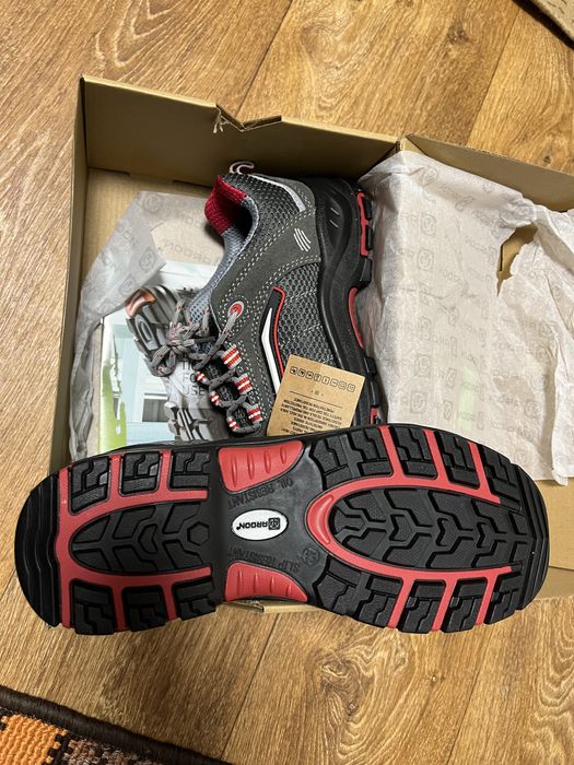 Це робочі захисні кросівки ARDON Rasper S1P.