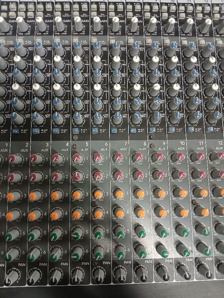 Mesa de mistura mackie 1640i