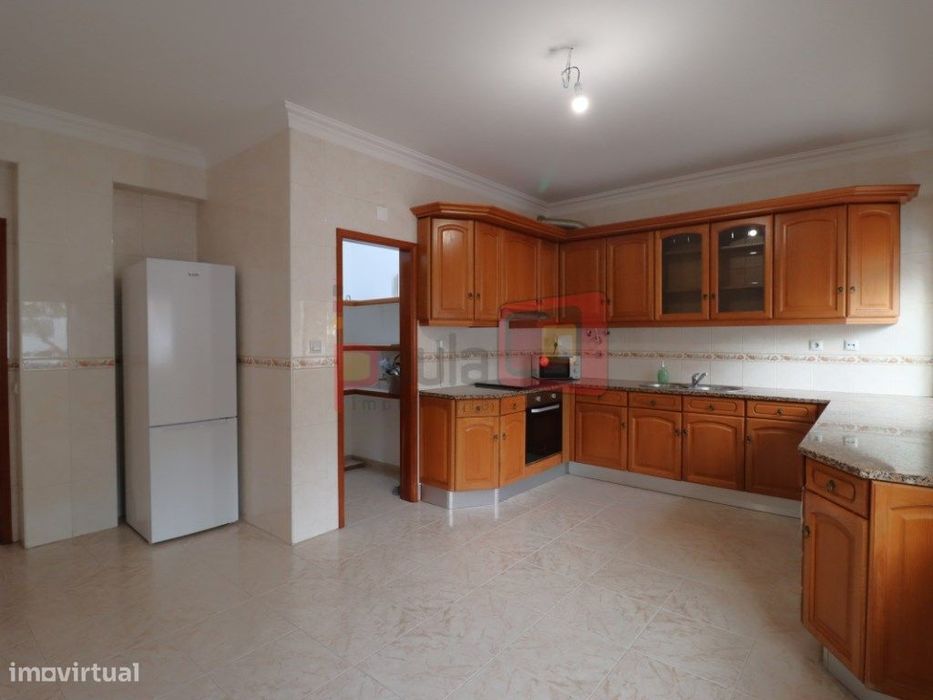 Apartamento T2 - Arrendamento Montijo