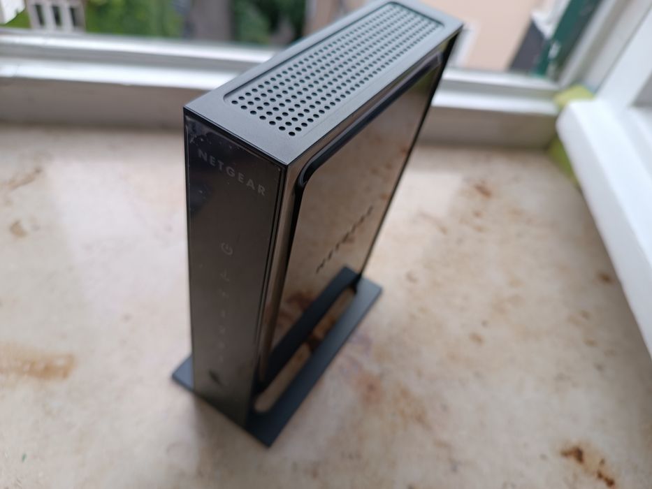 роутер Netgear WNR2000v2