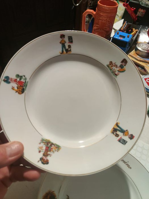 Prato infantil em porcelana com desenhos
