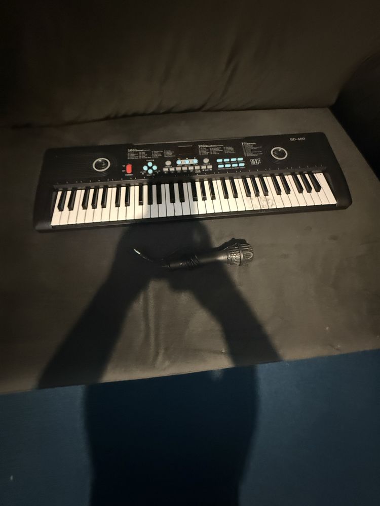 Keyboard jak nowy. Mikrofon