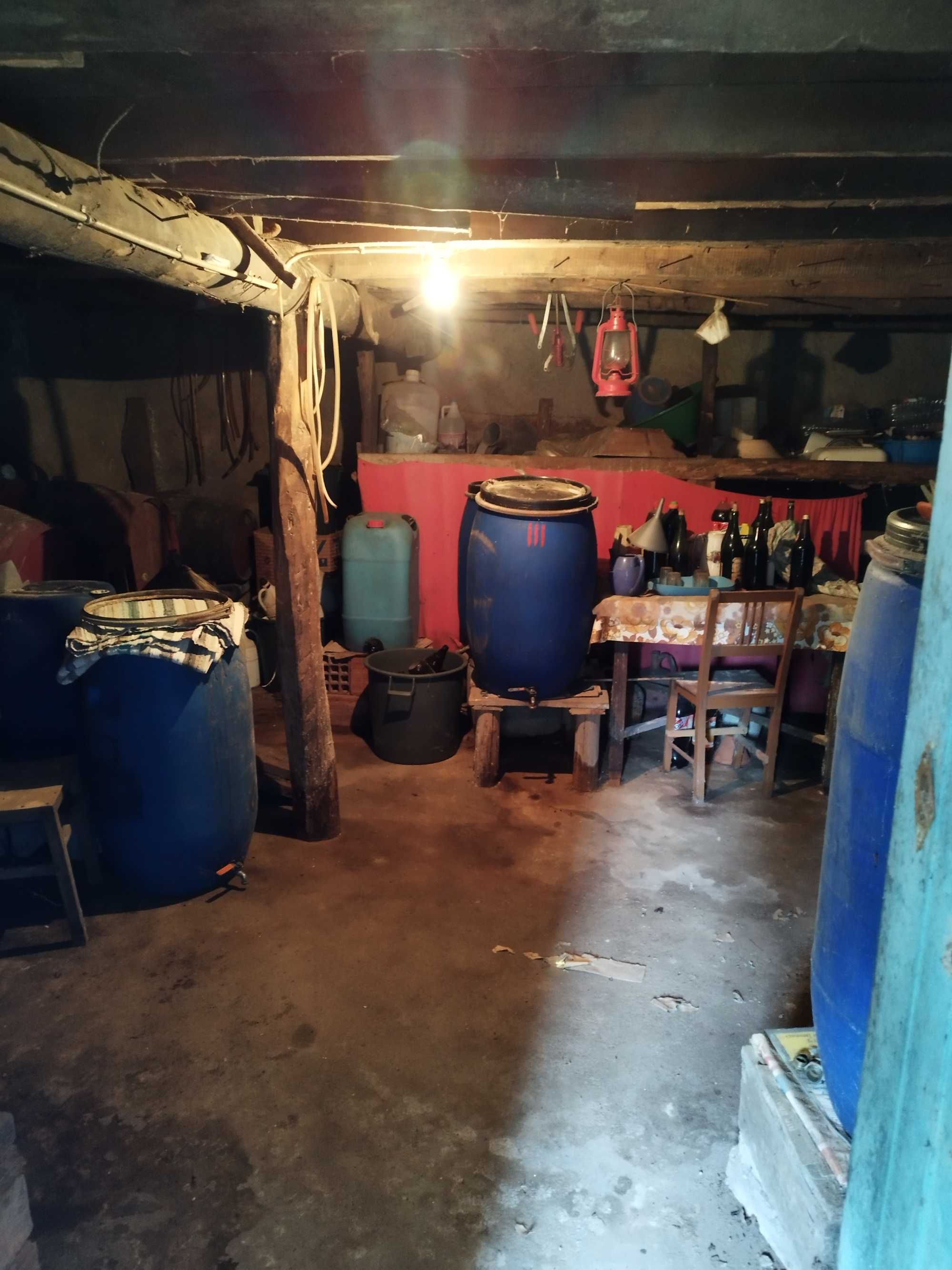 Vende-se casa antiga