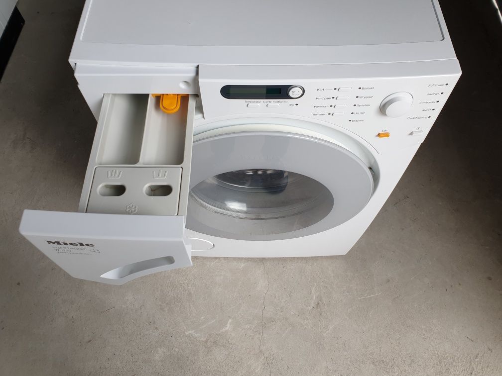 Пральна/стиральная/ машина Miele Softtronic W 1713 / Made in Germany