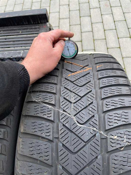 235 45 R18 Pirelli Winter SottoZero 3 98V 5-6mm
