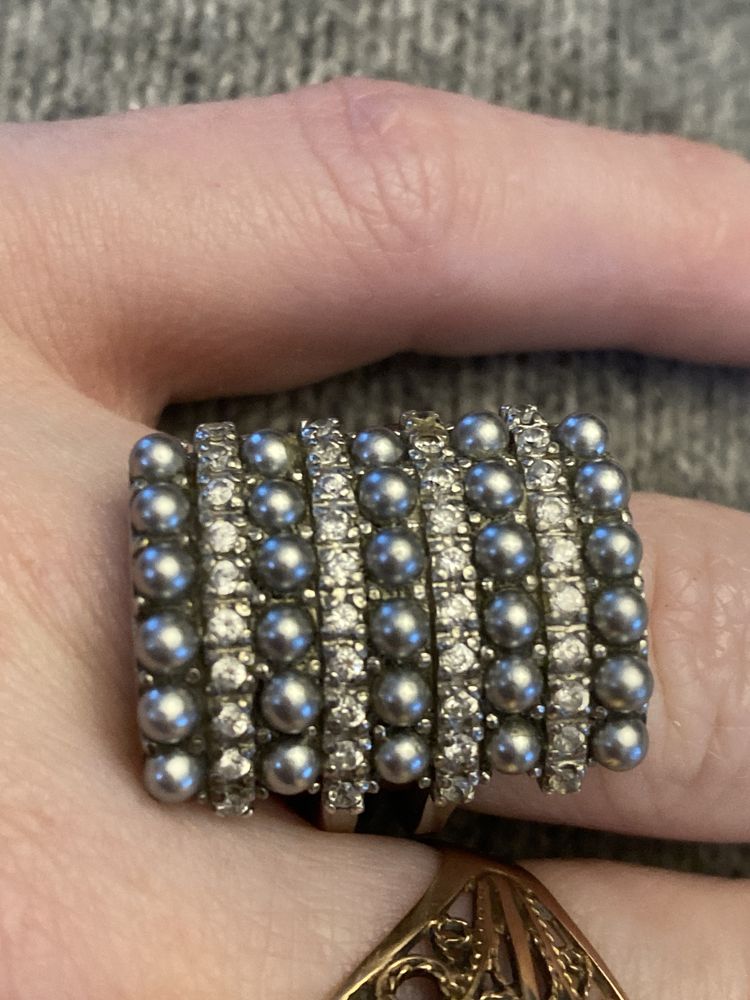 Duży srebrny pierścień kruk 925 perełki i cyrkonie 11,1 gr