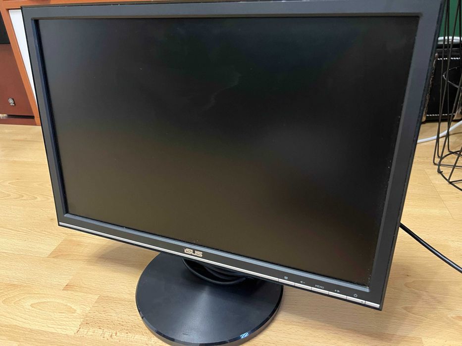 Monitor ASUS VW195D – 19 cali, sprawny