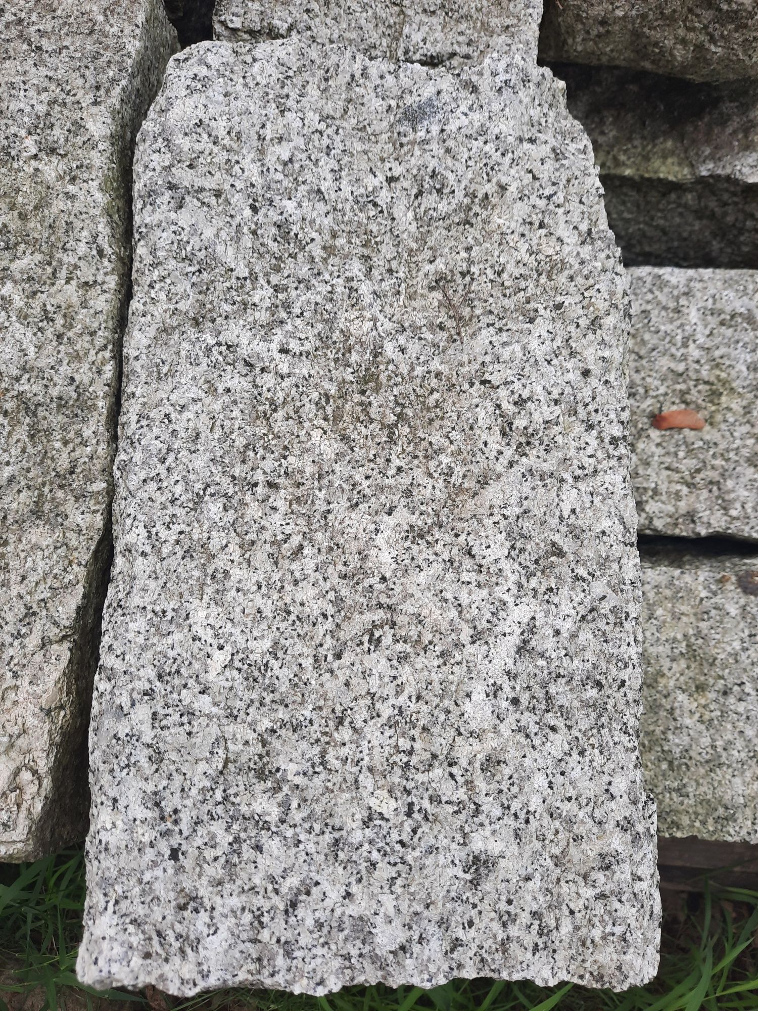 Bloczki granitowe 720 sztuk kamień murowy 20x20x40