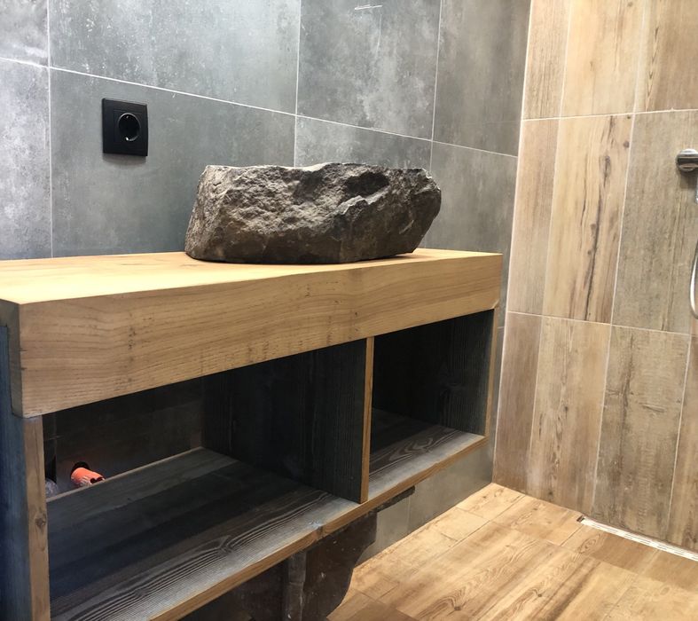 Камяний умивальник (раковина з камню)