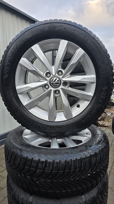 Oryginalne felgi 16 VW + zimowe Vredestein 205/60 R16