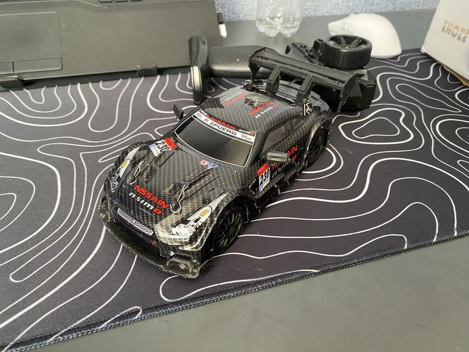 Радиоуправляемая дрифт-машинка Nissan GT-R 1:24, 2.4G