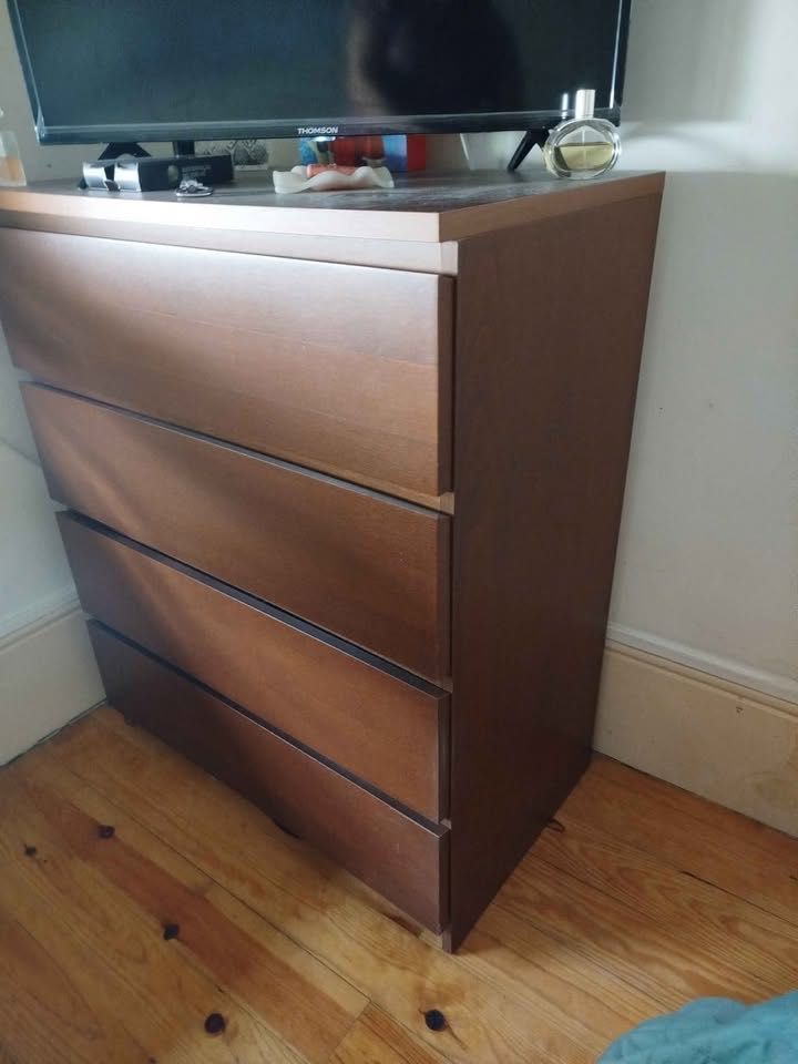 Cómoda MALM 4 gavetas - IKEA