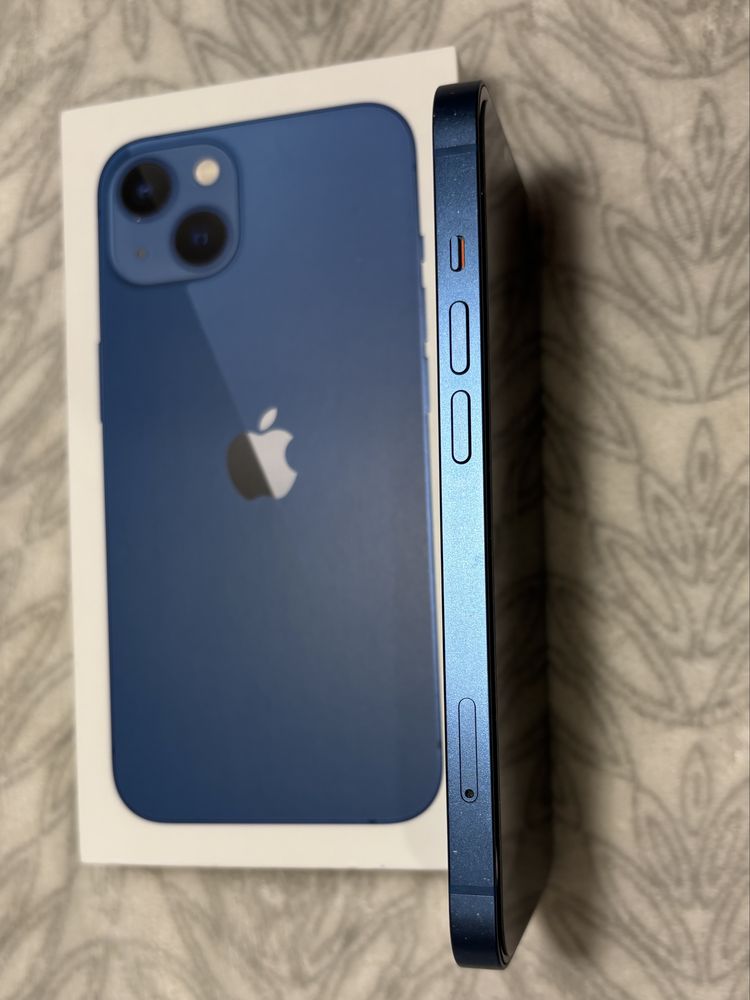 iPhone 13 niebieski