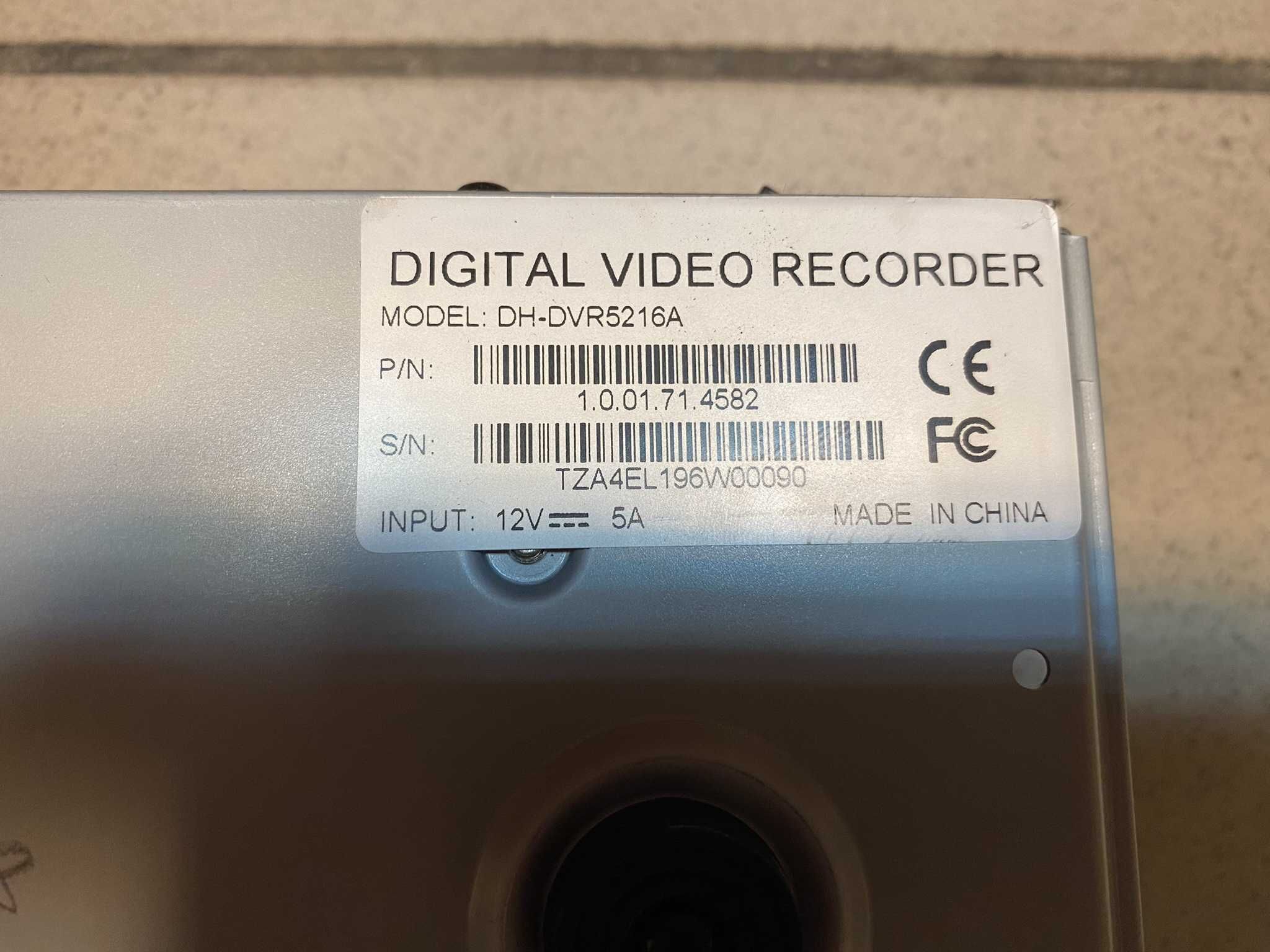 Продам б/у видеорегистратор Dahua DH-DVR5216A