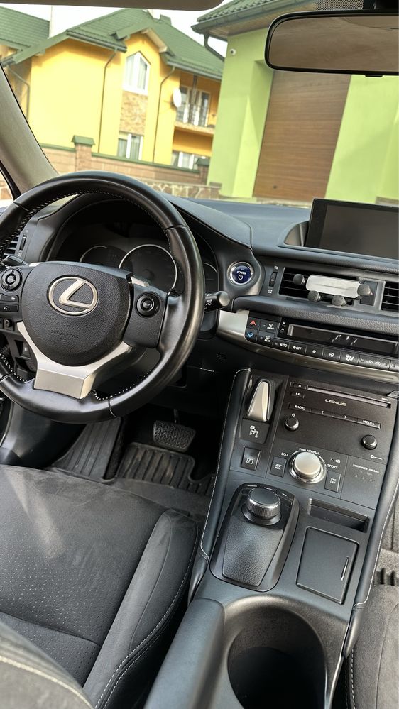 Продам Lexus CT200 HYBRID лексус ст200 гібрид 2020 рік full led