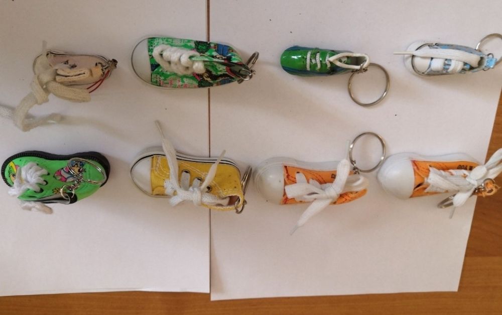 Breloczek but trampek - komplet