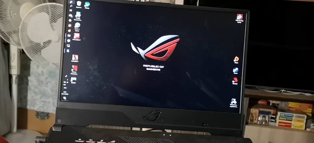 Asus ROG Strix „17.3”,i7, RTX 2070 8Gb ОЗУ 32Gb