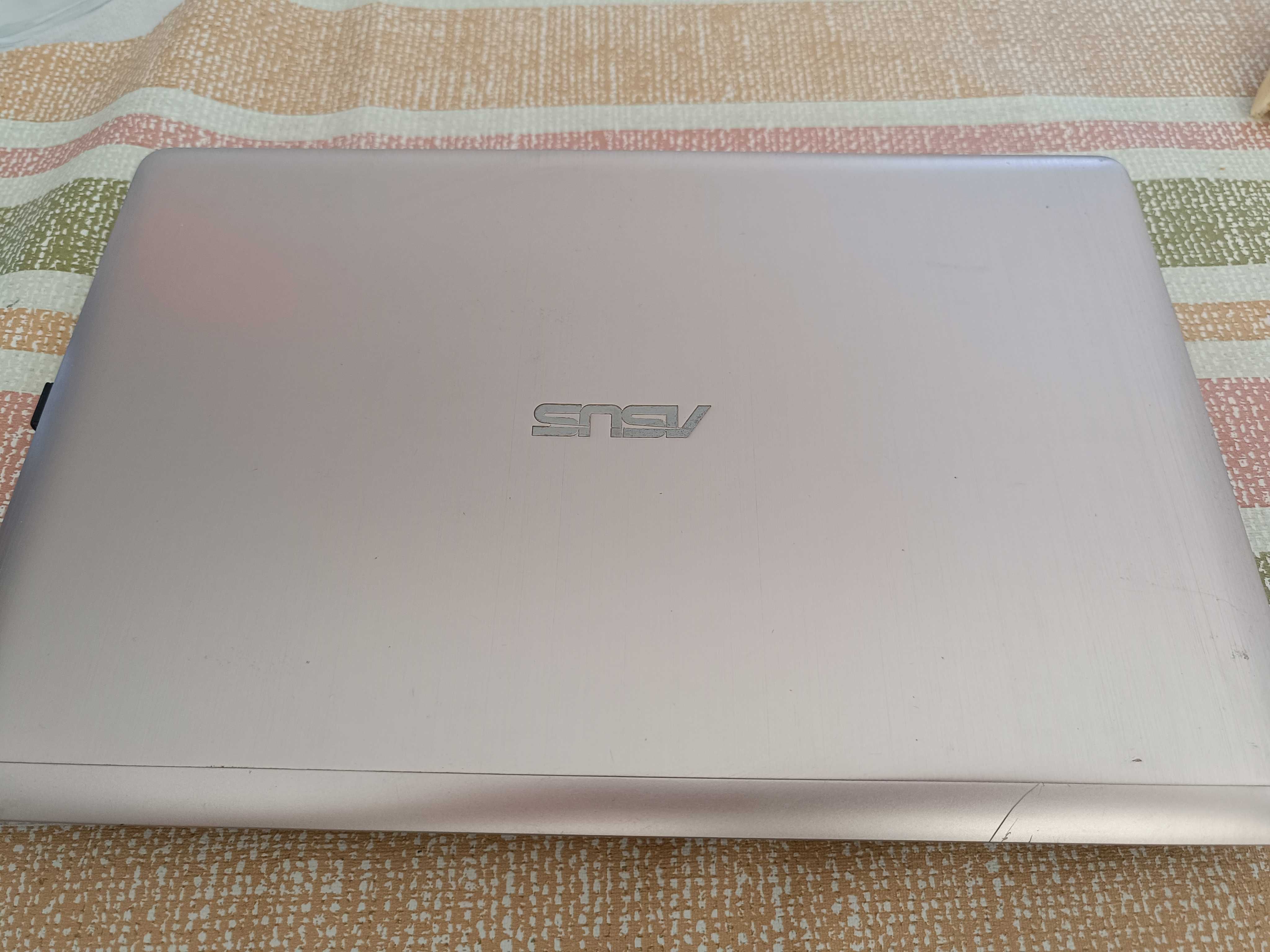 Computador ASUS Core i3