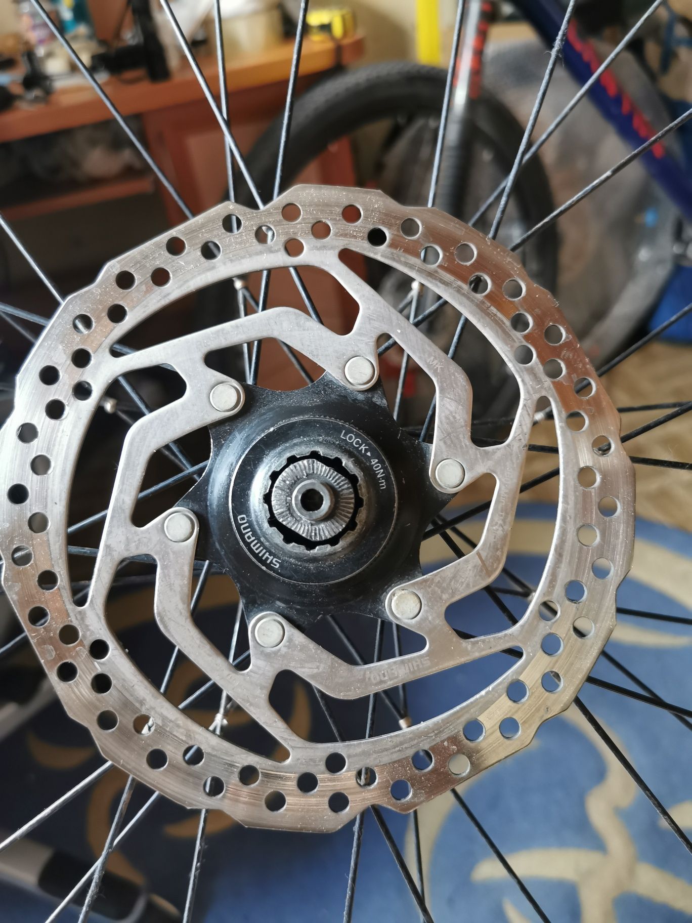 Переднее колесо втулка shimano, maxxis high roller 2. 27.5