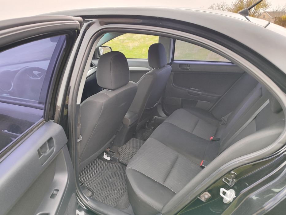 Машына в достойном состоянии приежаите смотрите