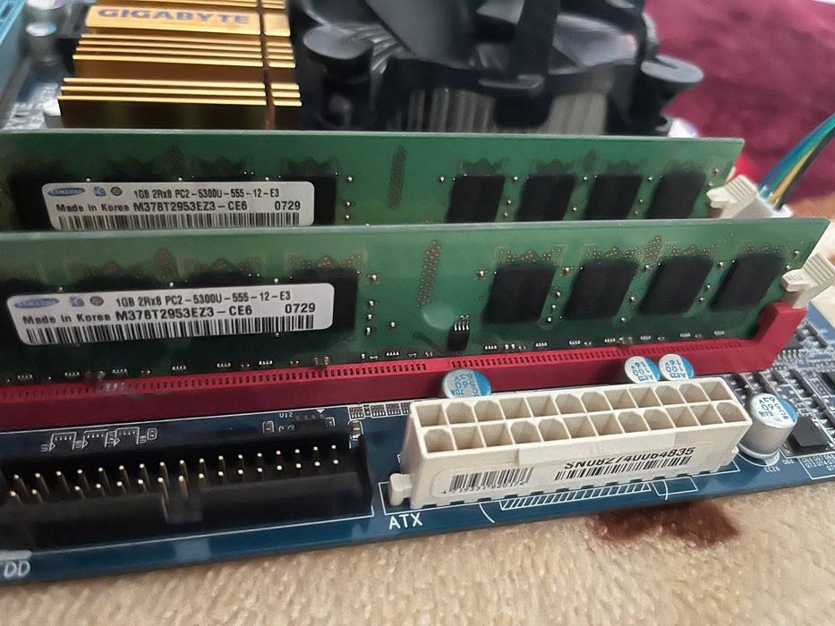 Продам материнську плату