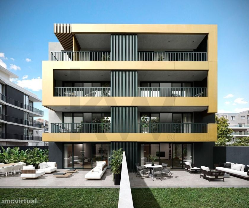 Apartamento T3 S. Bernardo, Varandas e Garagem