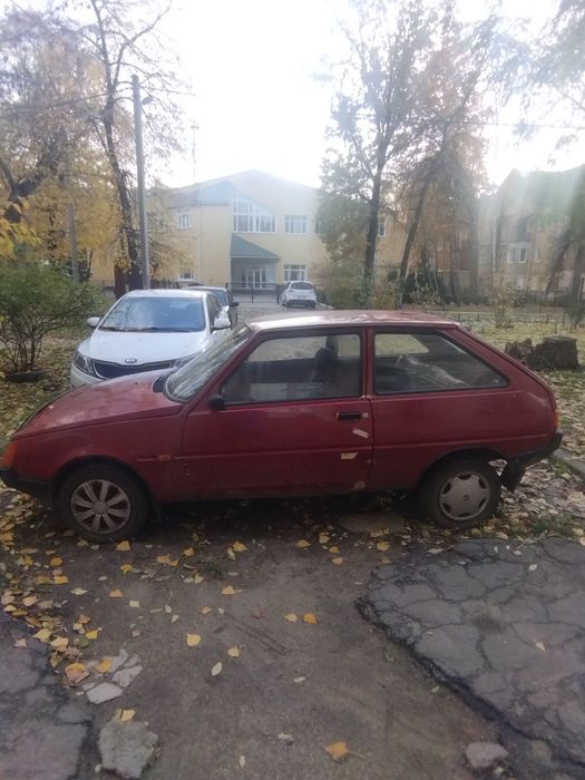 Автомобіль Таврія Нова.