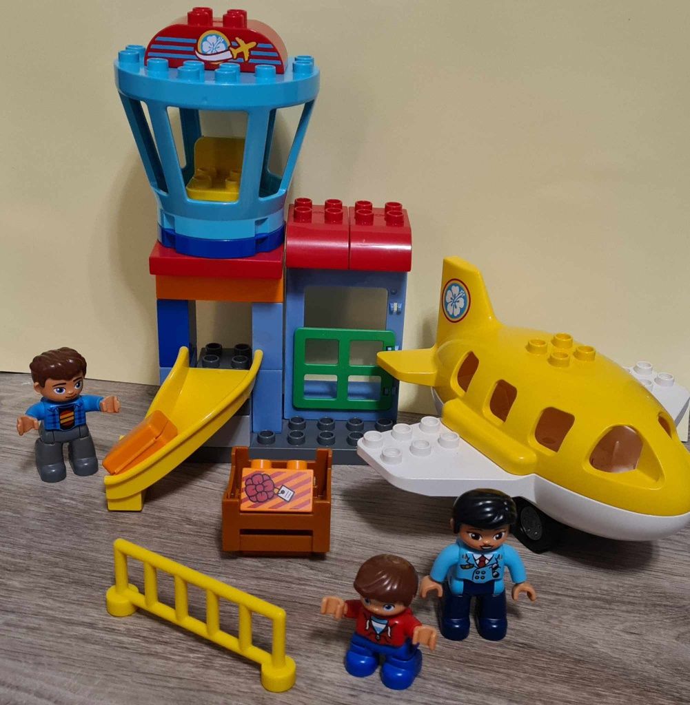 Klocki Lego Duplo Lotnisko + zwierzęta domowe