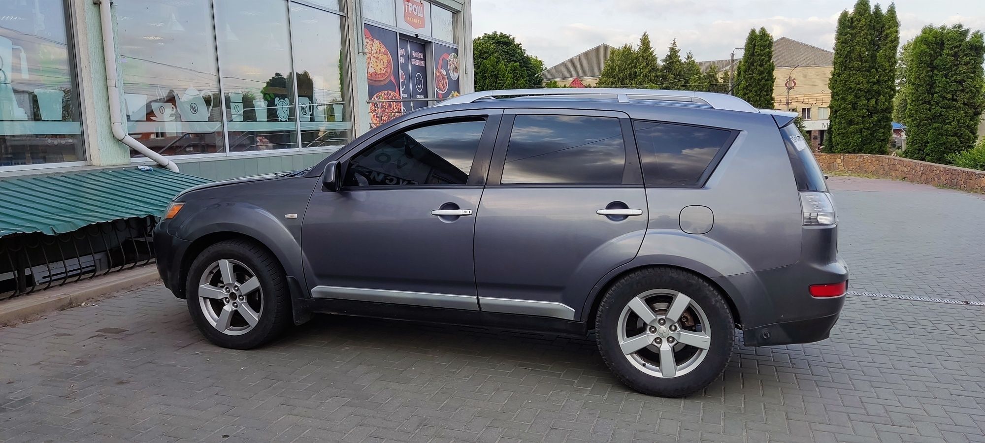 Mitsubishi Outlander XL