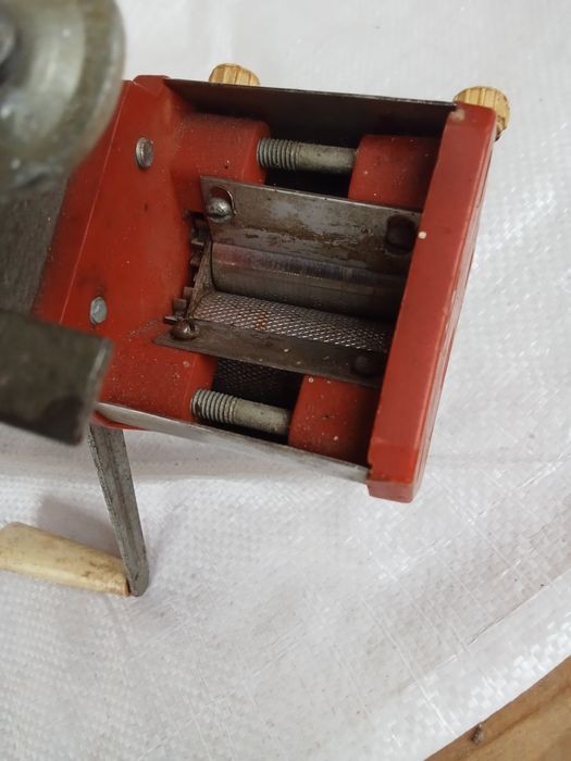 Ручная мельница, млинок