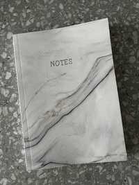 Elegancki notes notatnik w szerokie linie