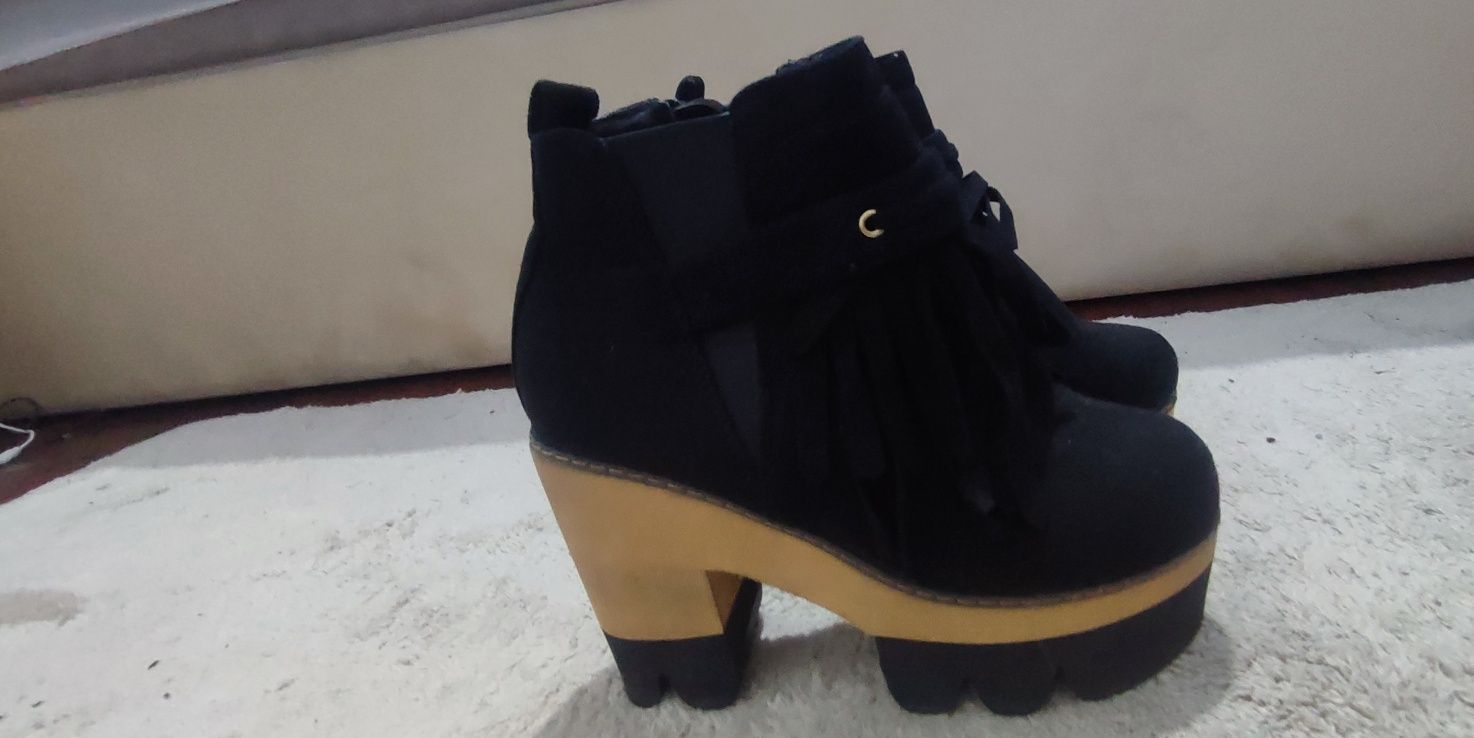 Botas salto alto pretas