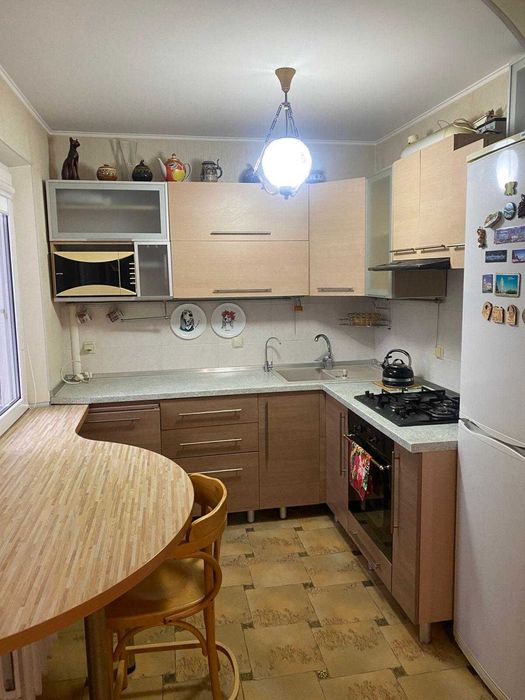 Сдам трёхкомнатная квартиру  на Черёмушках