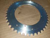 Fabrycznie nowa zebatka tyl wsk 125 m06-b1 dwuramowka/garbuska 43 zeby