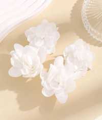 Kolczyki wiszące kwiaty materiałowe białe większe
