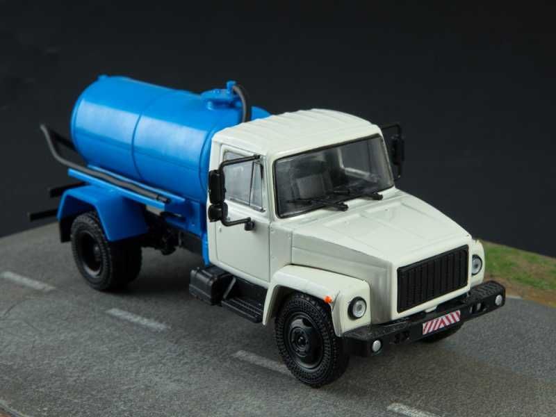 ГАЗ-3307 (КО-503) ассенизаторская бочка - "Легендарные грузовики"