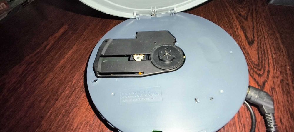 РОЗПРОДАЖ:CD/MP-3-плеєр SANYO+пульт(нове,без дисплею,) (Японія) 444грн