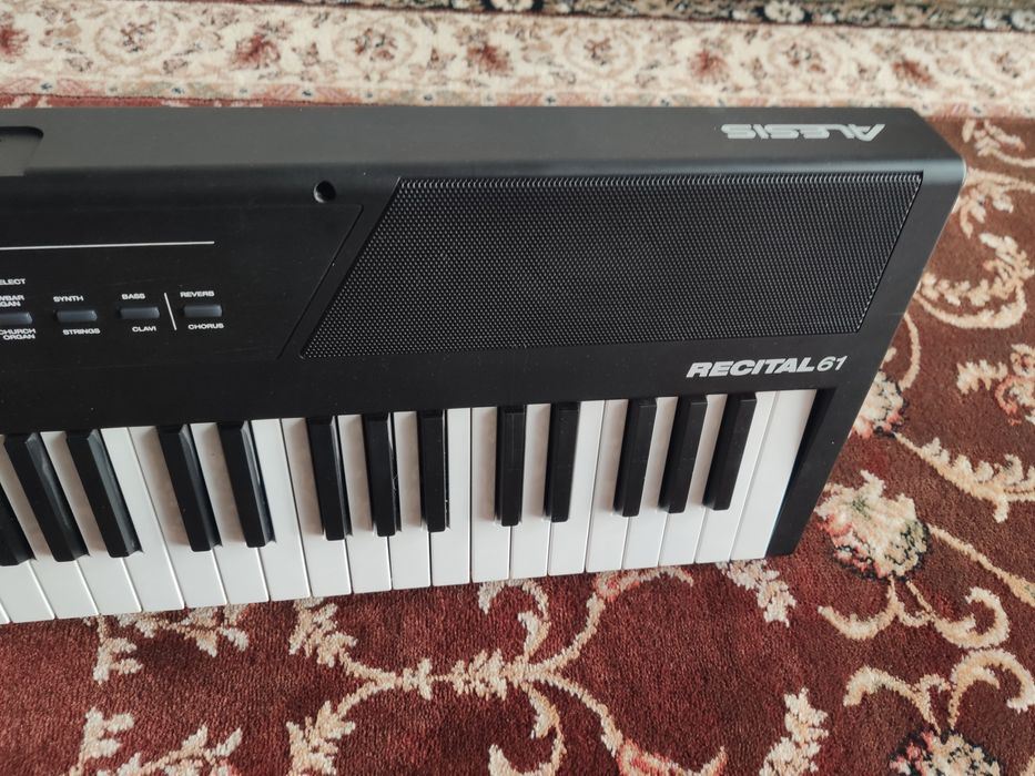 Цифрове піано Alesis Recital 61 як нове