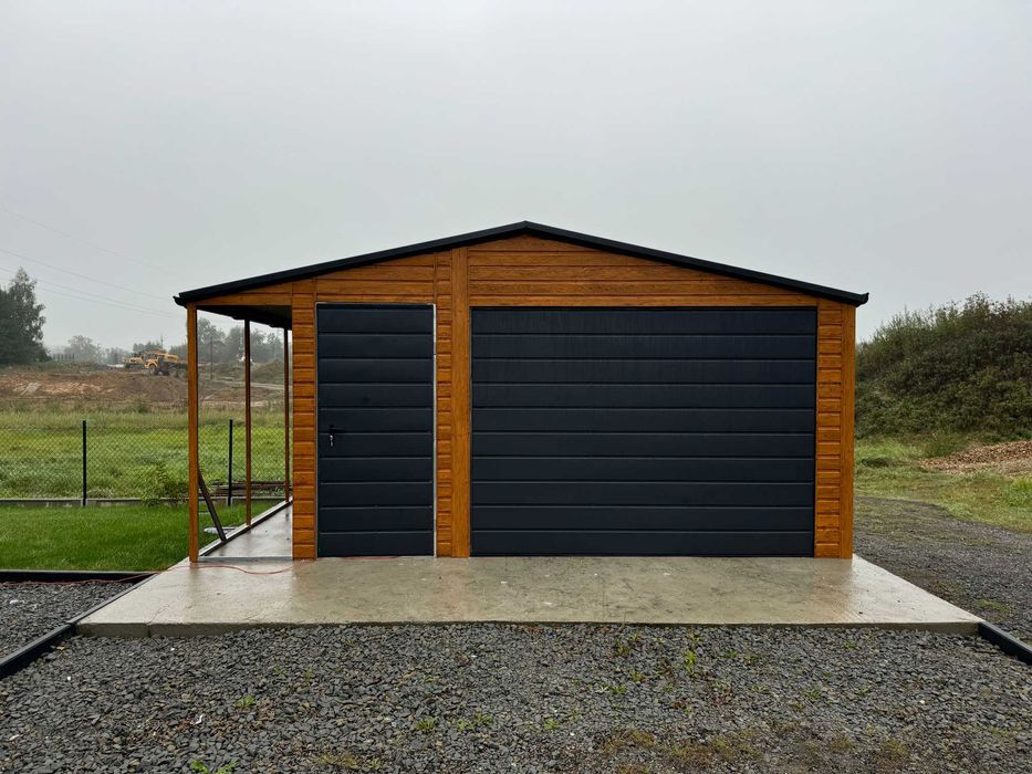 Garaż blaszany dwuspadowy 6x5.8m, złoty dąb + grafit, automat do bramy