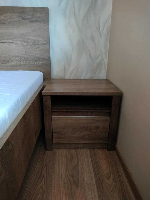 Łóżko z materacem + szafka nocna gratis !