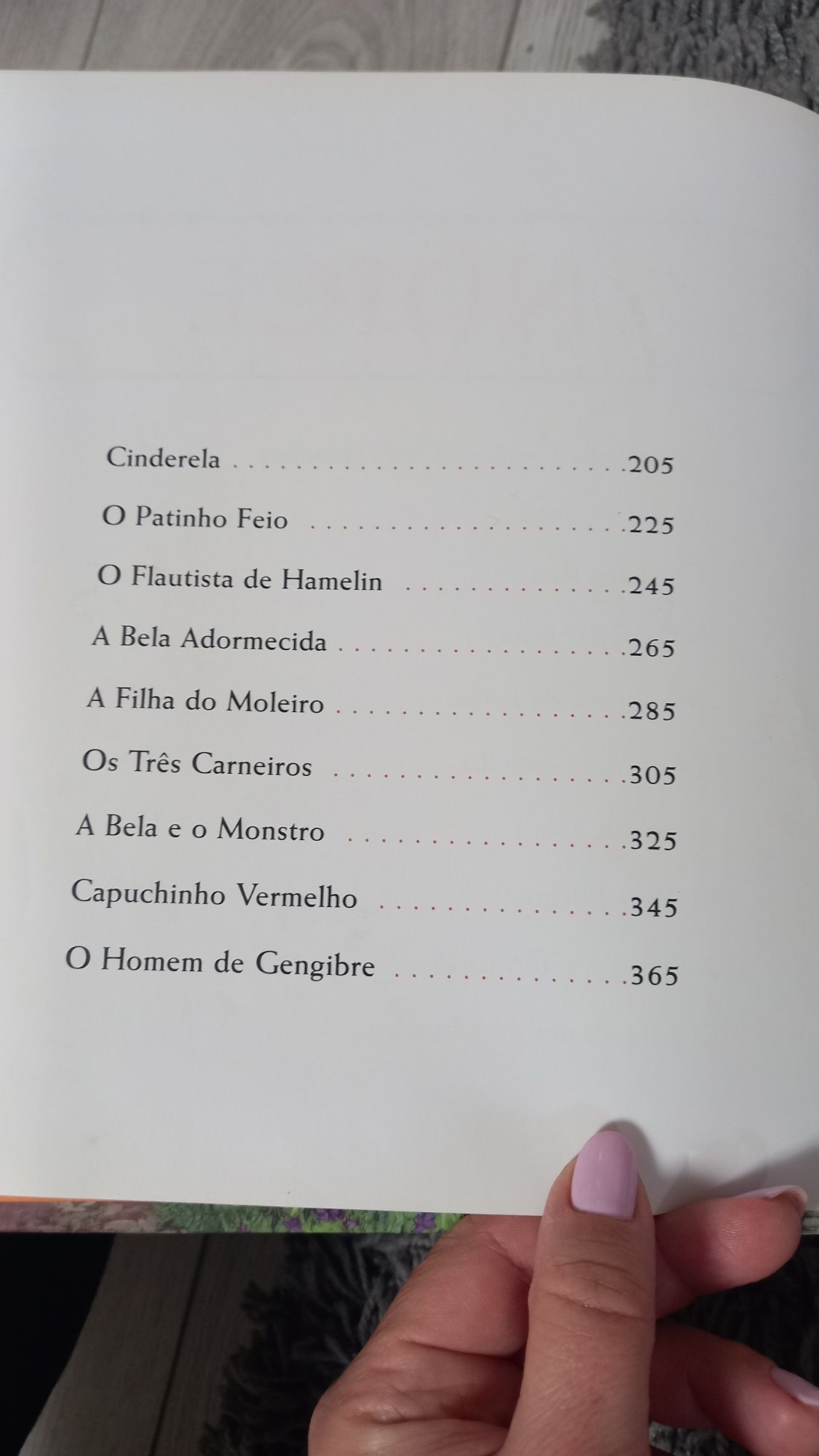 Livro infantil de Histórias Clássicas