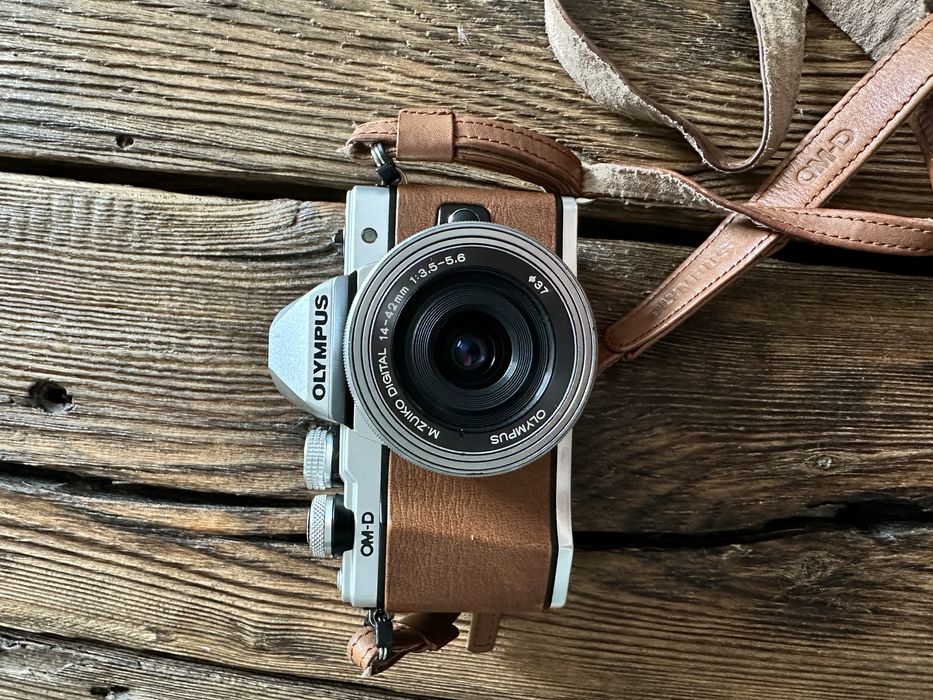 Aparat OLYMPUS OMD E-M10 II - Limitowana vintage edycja | Stan idealny