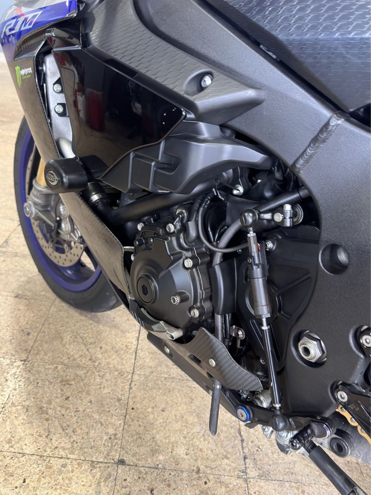 Yamaha r1m 2019  08