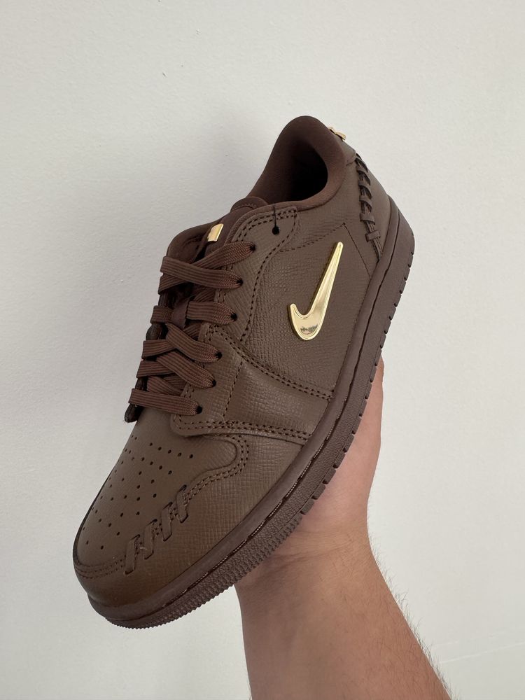 Nike air jordan low