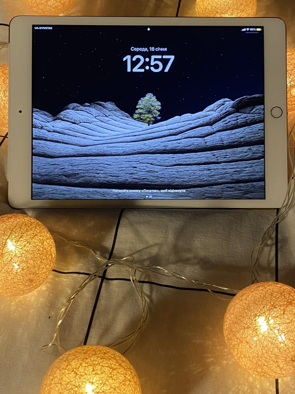 IPAD APPLE 7, 32G, 10'2 Gold model A2200